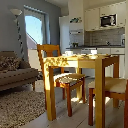 בית נופש With Roof Terrace In Haus Inselhupfer *